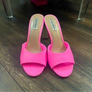 Neon Pink Steve Madden Peeptoe Heel in size 9